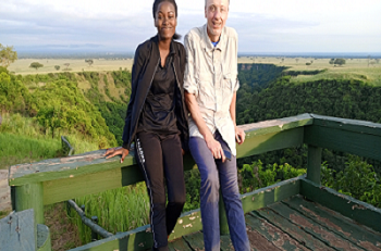 How to travel low cost on a safari to Uganda