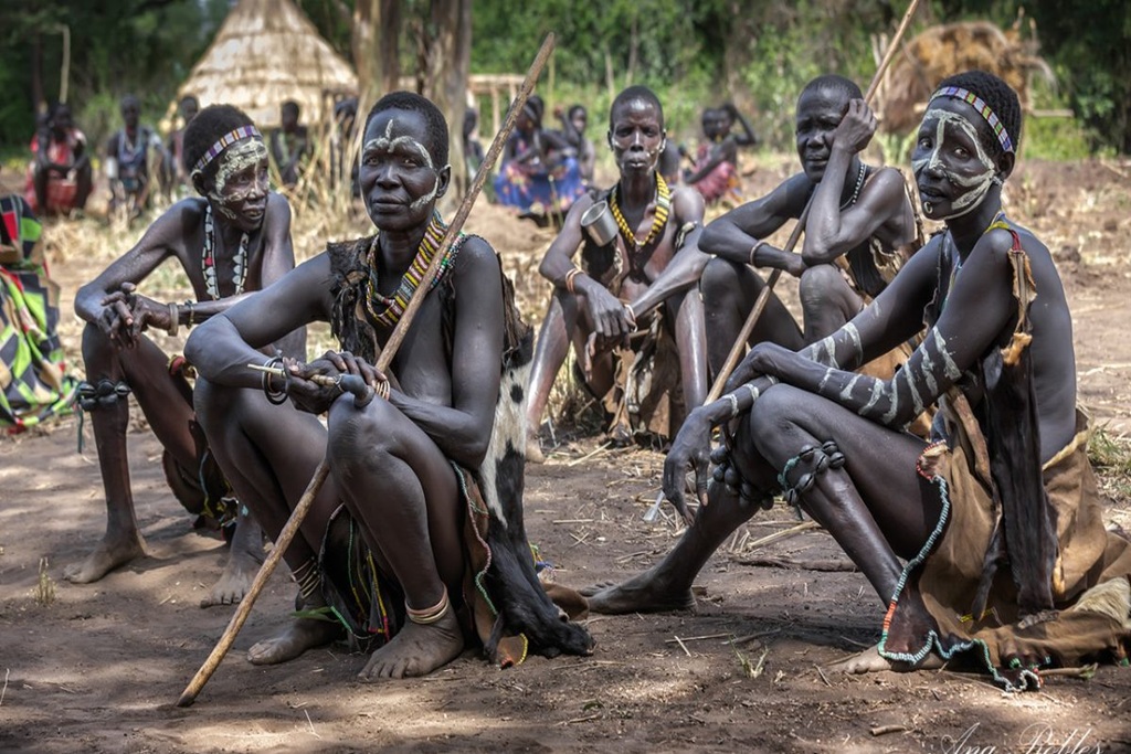 5 days South Sudan safari to the Mundari tribe, Dinka village and Sudd swamp visit
