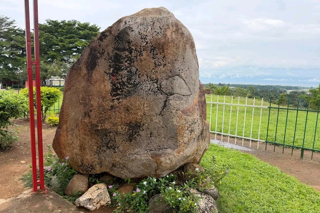 Livingstone Stanley Monument